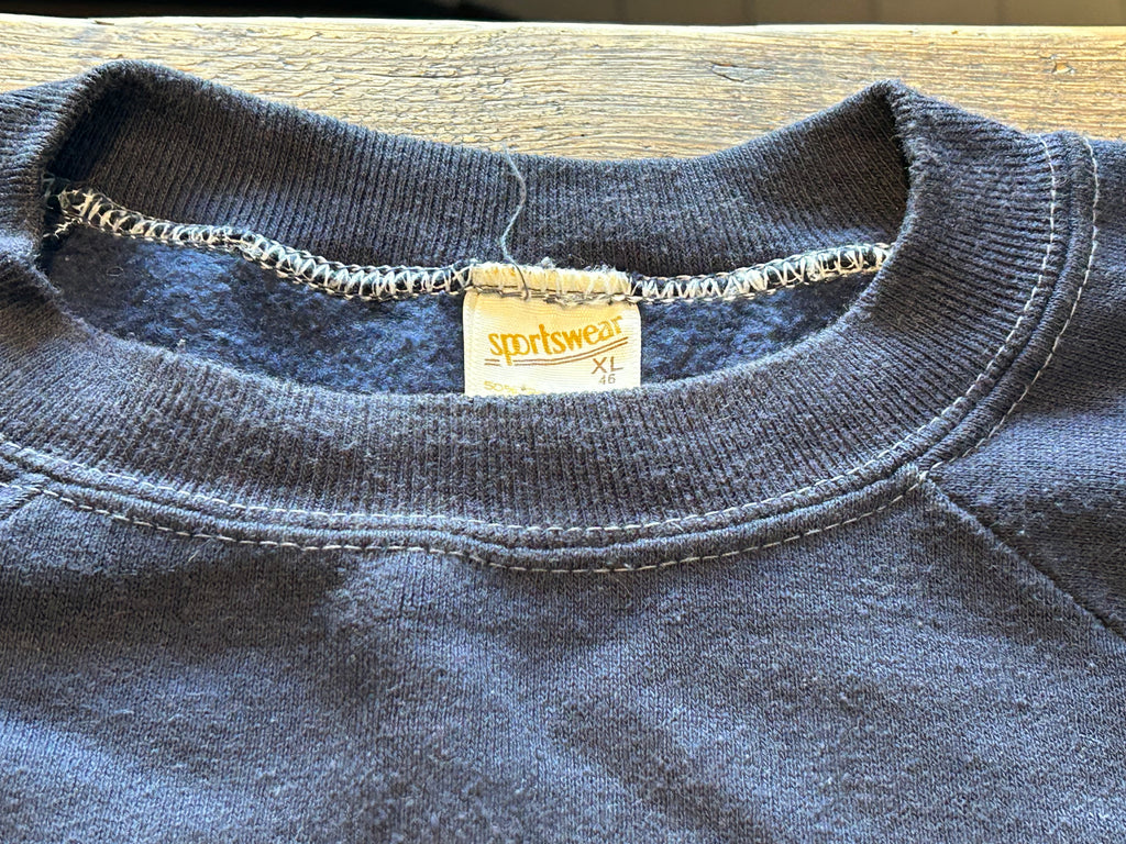 ★SPORTSWEARスポーツウェアRUSSELLラッセルＵＳＡ製アメリカ製ヴィンテージスクラップカープリントスウェットシャツ紺ネイビーＸＬ★古着屋オクトパスホールド★