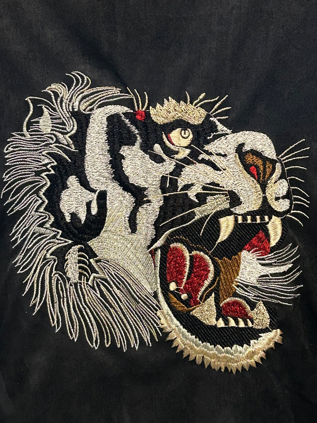 ★スペシャルヴィンテージ★顔面ビッグホワイトタイガー＆ドラゴン刺繍リバーシブルベロアベルベット別珍スカジャン黒ブラックＸＬ★古着屋オクトパスホールド★